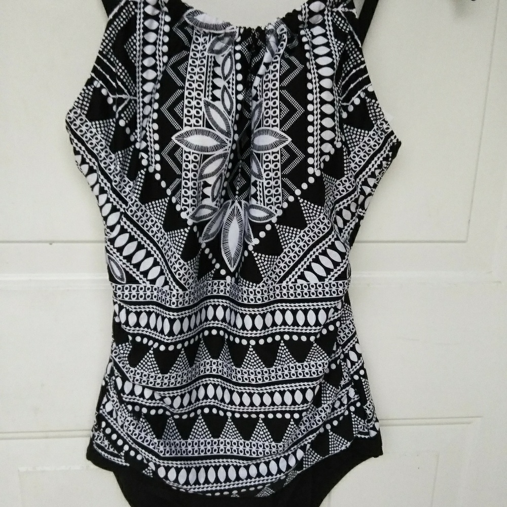 Beautiful One Piece Swimsuit (Size 6)